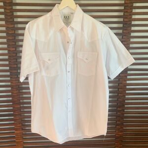 🎉NEW LISTING!🎉NWOT Ely Cattleman White Short-Sleeve Western Button-Down Shirt